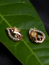 Golden chain with pendant