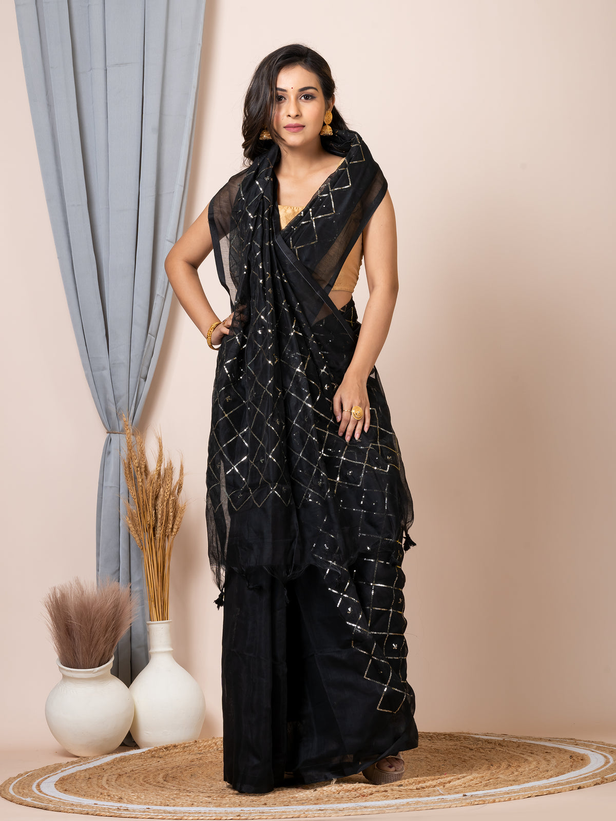 Laa Calcutta Black & Gold women sequence silk blend handloom saree