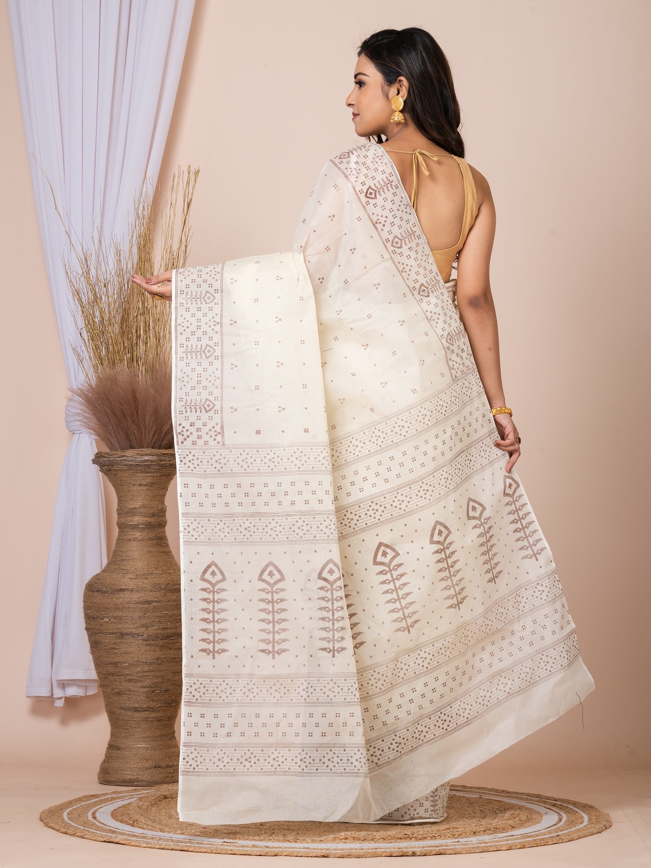 Laa Calcutta Off White & Copper printed pure cotton taant saree