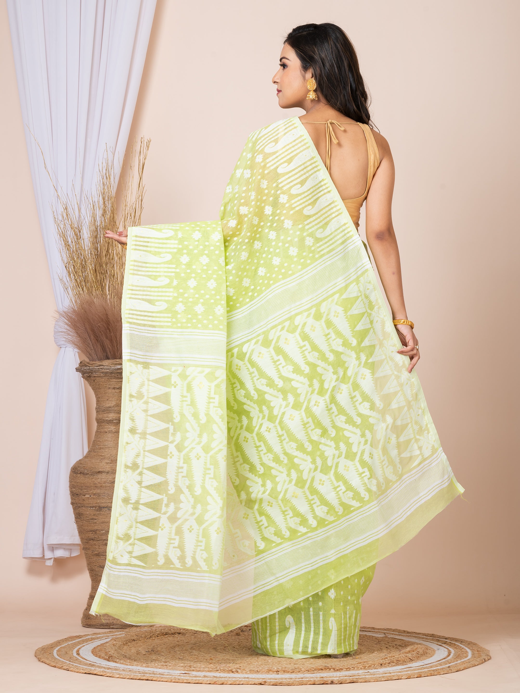 Laa Calcutta Green & White Woven jamdani saree