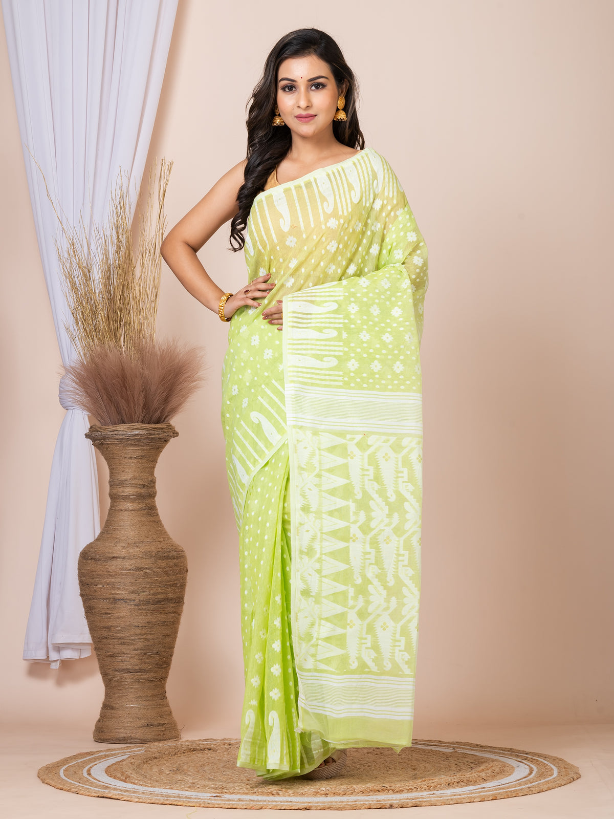 Laa Calcutta Green & White Woven jamdani saree