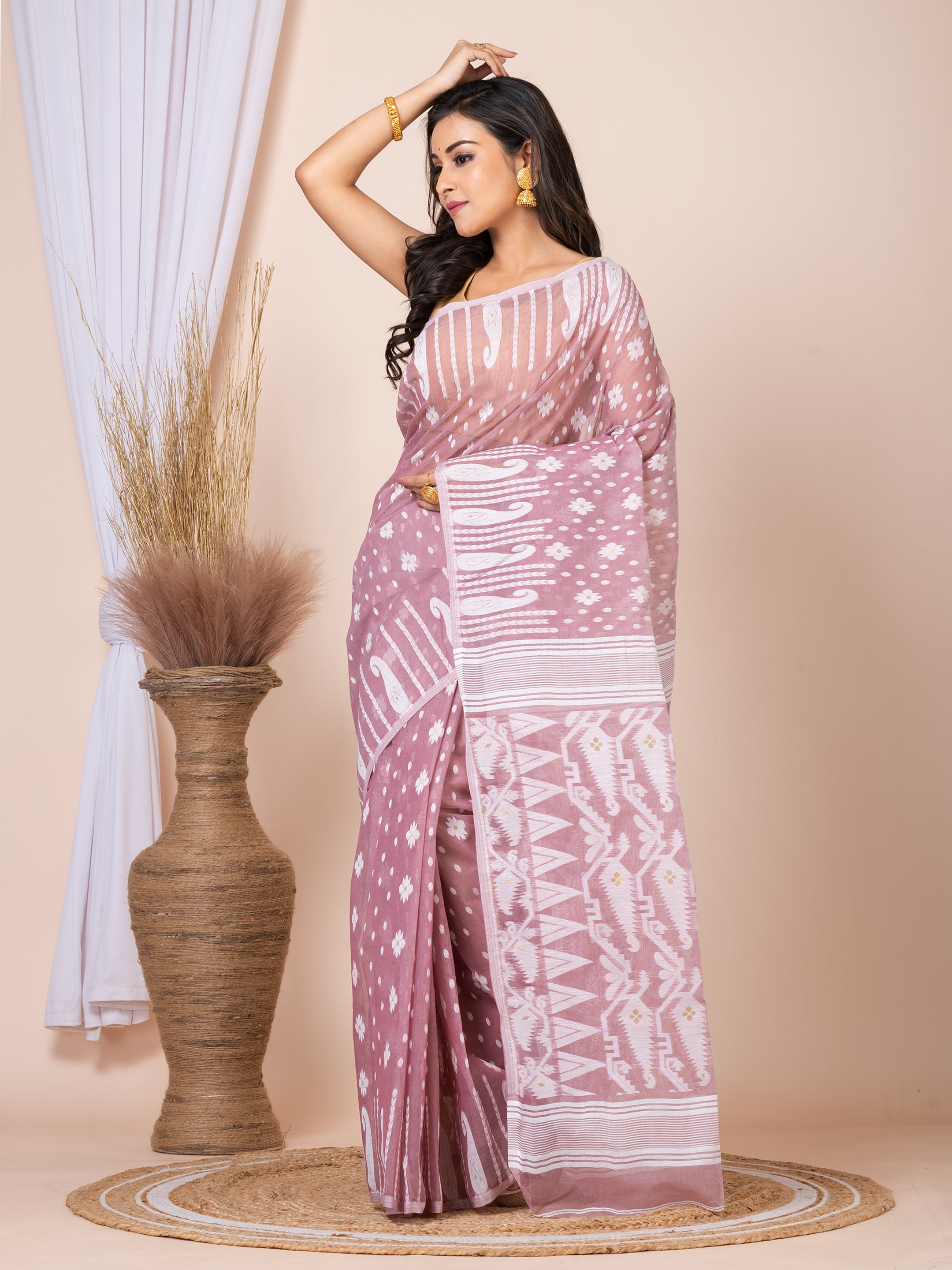 Laa Calcutta Mauve & White Woven jamdani saree