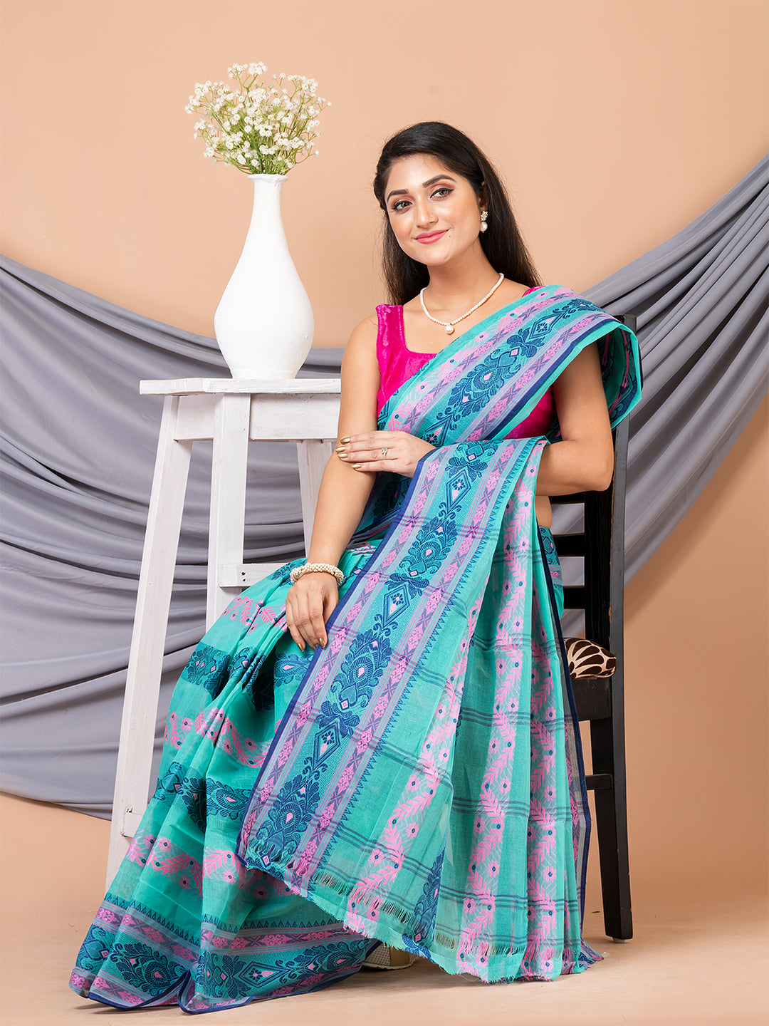 Laa Calcutta Sea Green & Multi pure cotton Taant saree