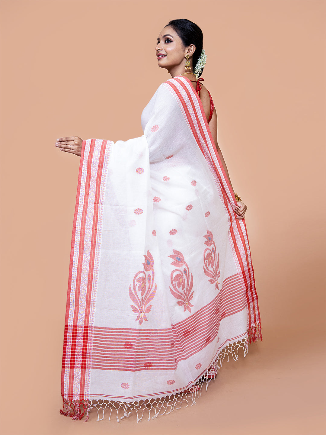 Laa Calcutta White & Red pure cotton hand woven floral border handloom saree