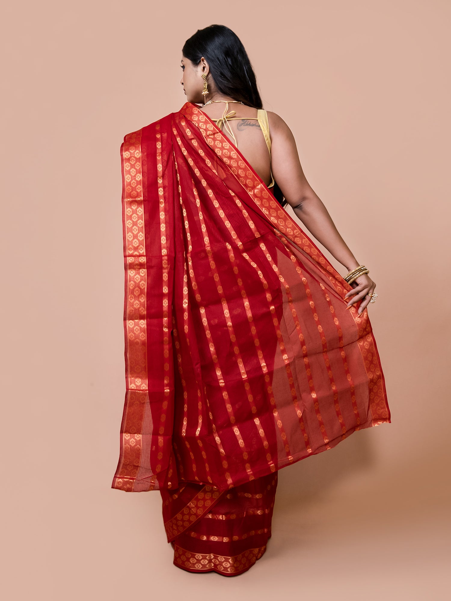 Laa Calcutta Red & Gold pure cotton taant saree for women