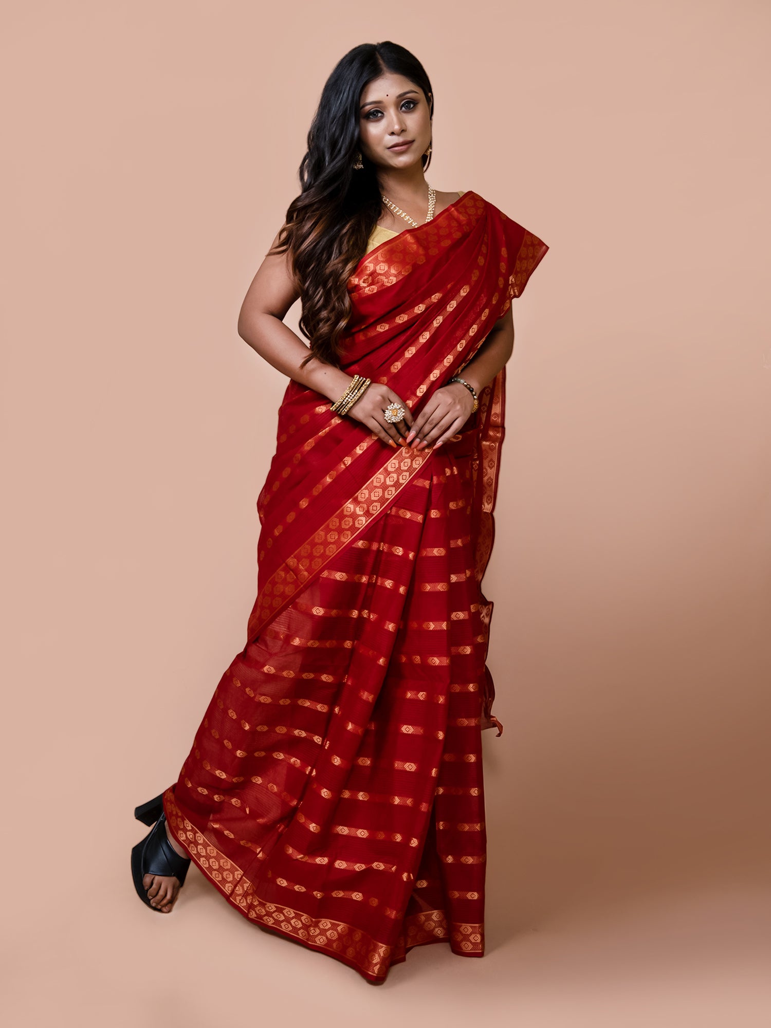 Laa Calcutta Red & Gold pure cotton taant saree for women