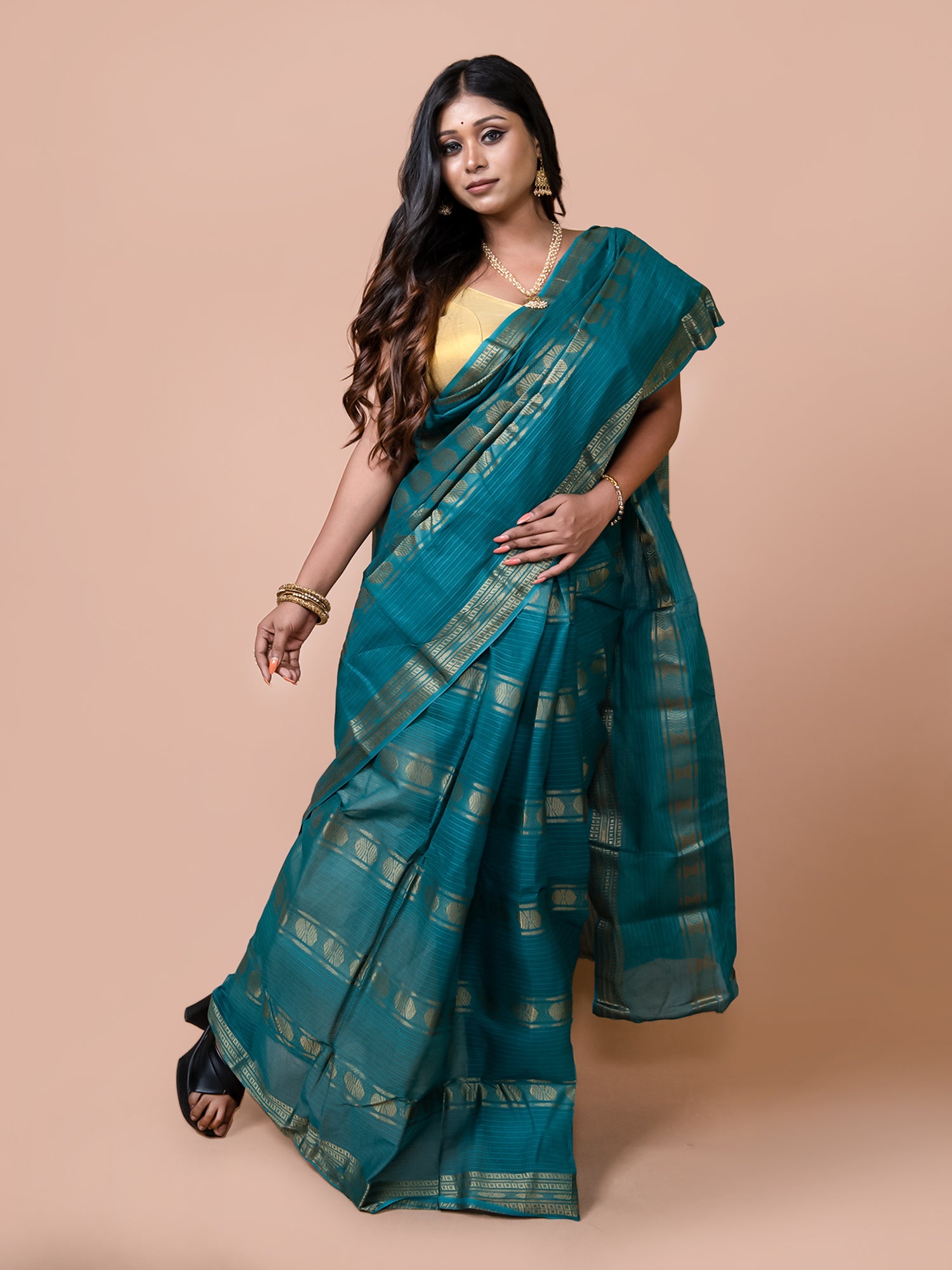 Laa Calcutta Green & Gold pure cotton taant saree for women