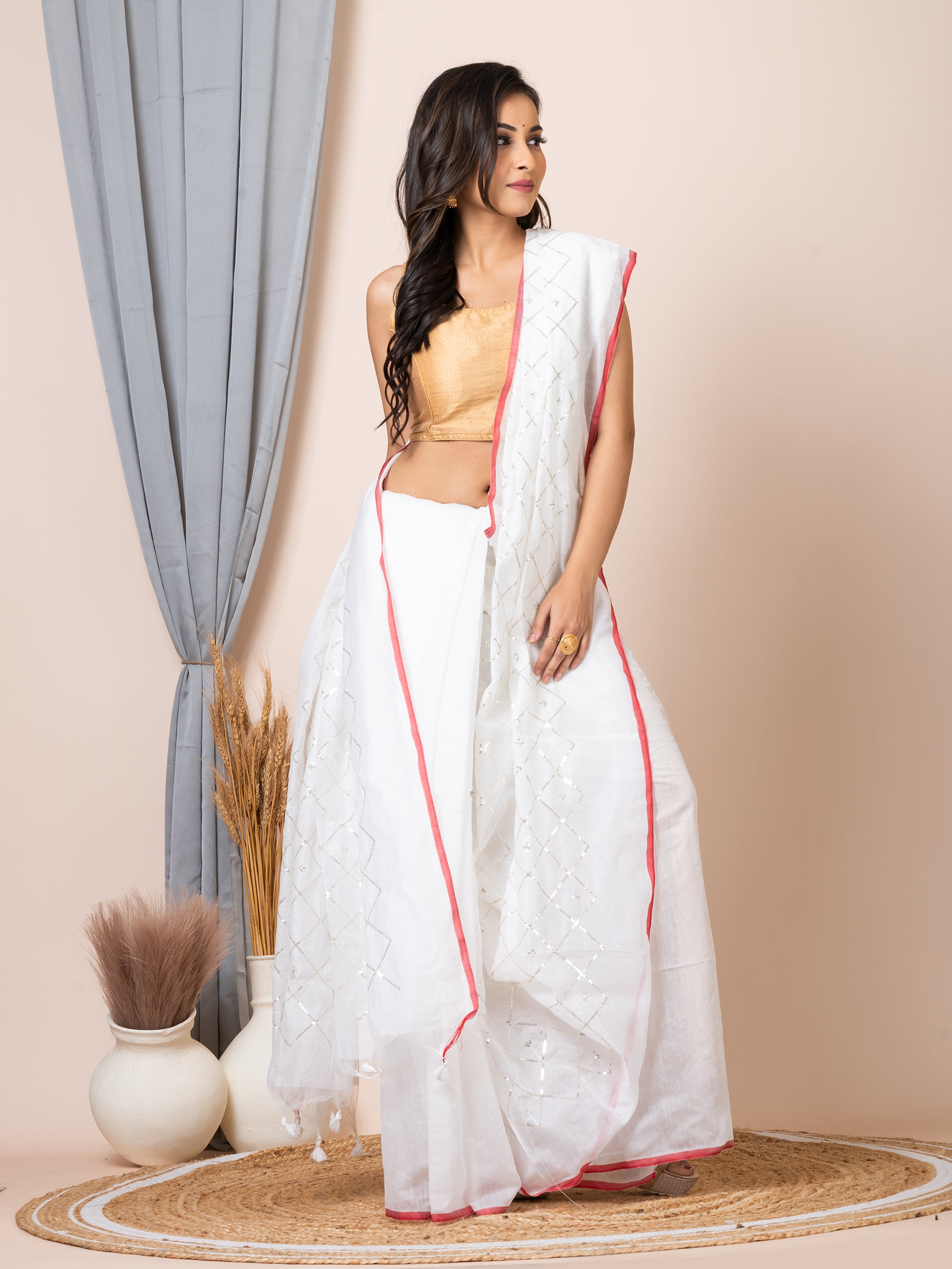 Laa Calcutta White & Gold women sequence silk blend handloom saree