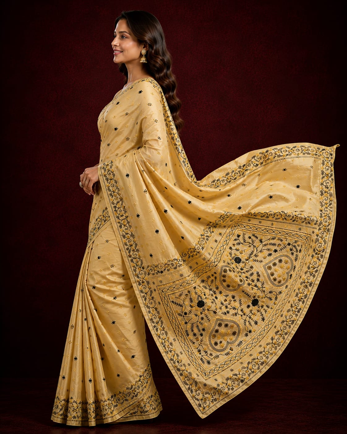 Laa Calcutta Beige & Black thread work art silk Embroidered katha stitch saree