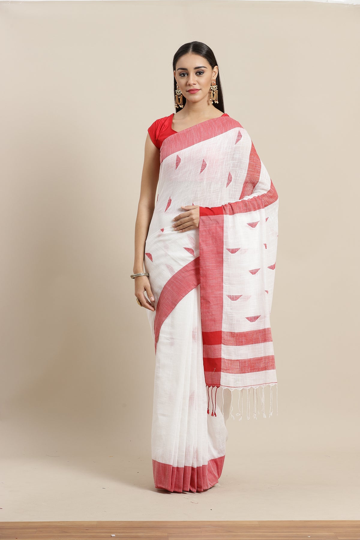 Laa Calcutta White & Red cotton Handloom  saree