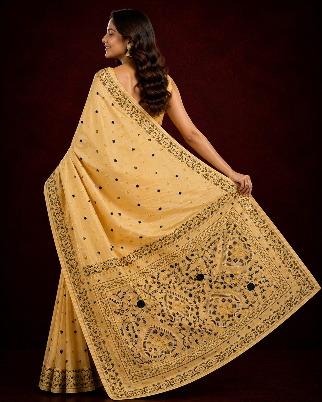 Laa Calcutta Beige & Black thread work art silk Embroidered katha stitch saree