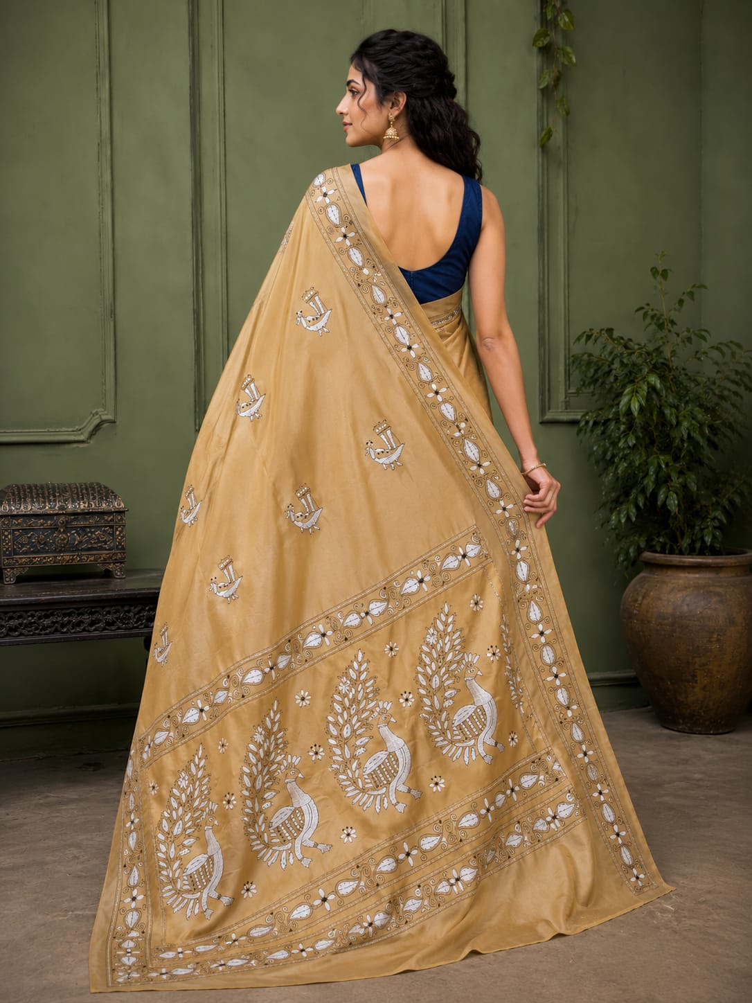 Laa Calcutta Beige & Multi hand-stitch embroidary silk blend kantha stitch saree