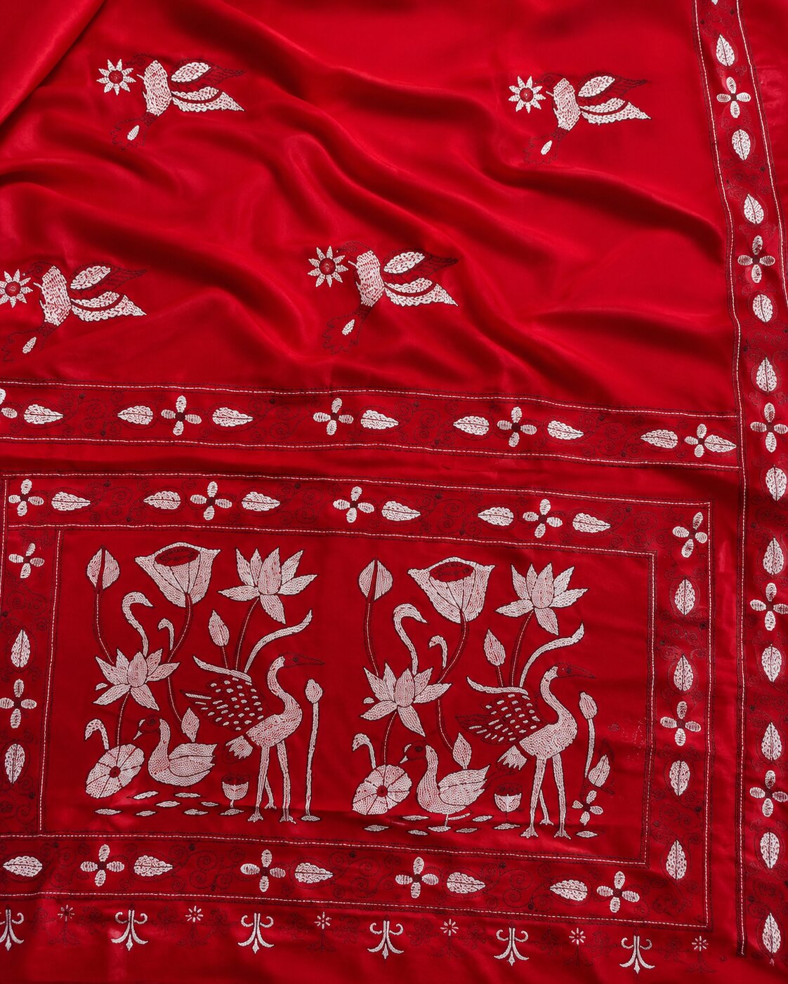 Laa Calcutta Red & White hand-stitch embroidary silk blend kantha stitch saree