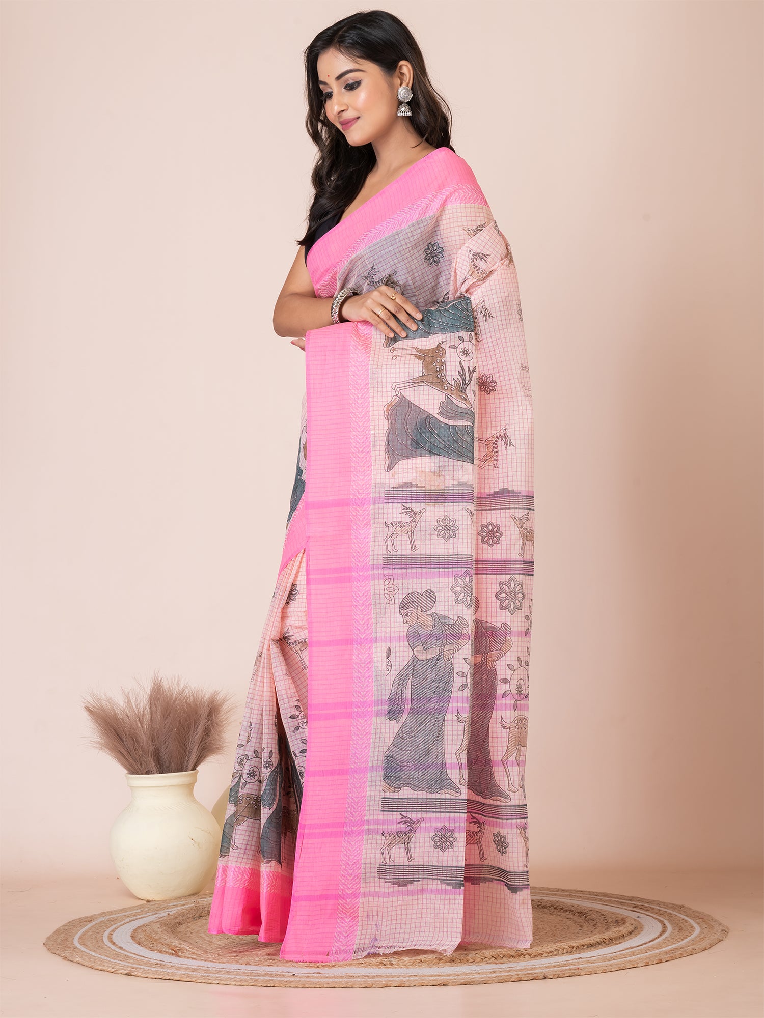 Beige & Pink pure cotton Shakuntala Print Taant saree