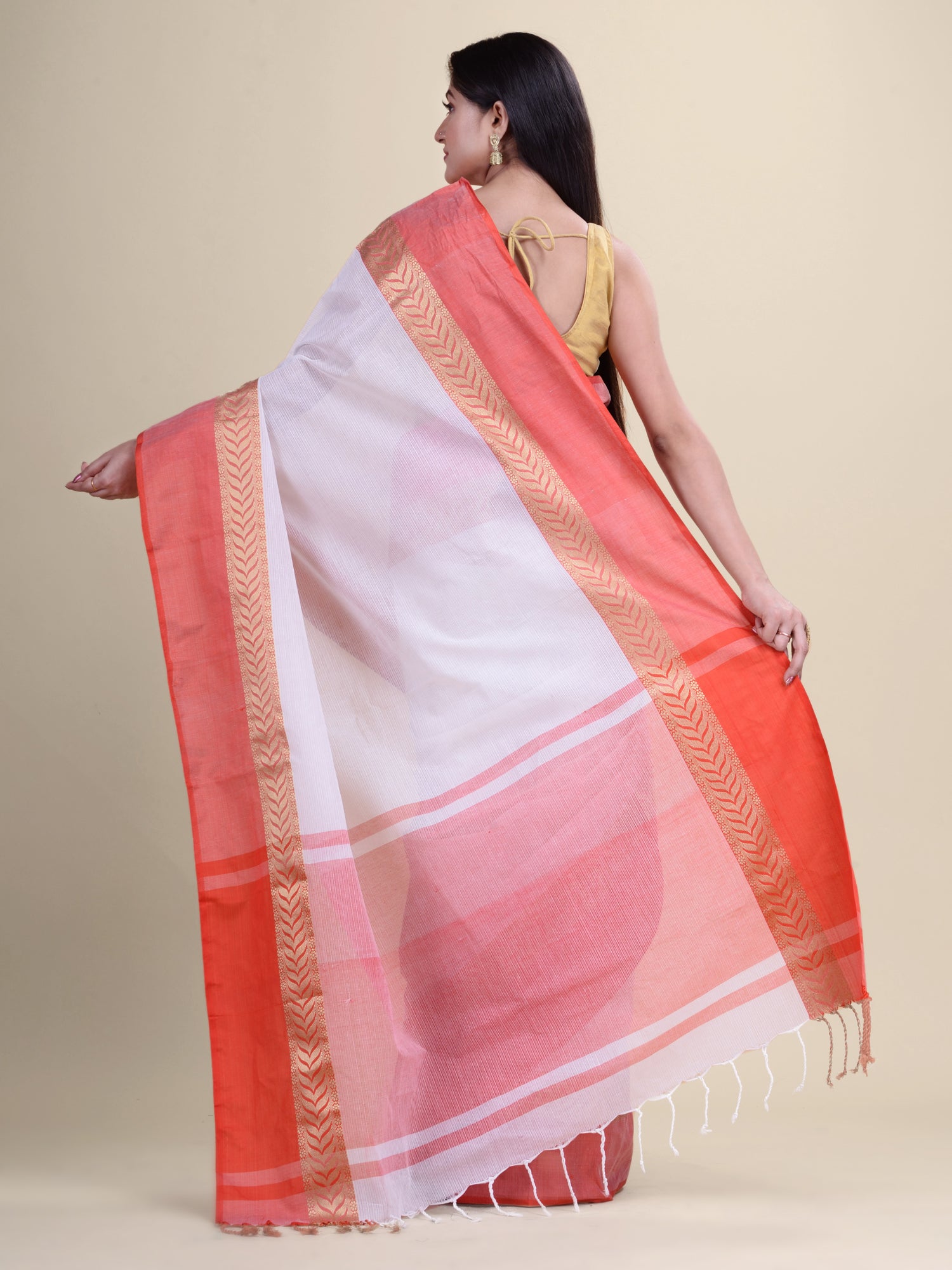 Laa Calcutta White & Red pure cotton solid handloom saree